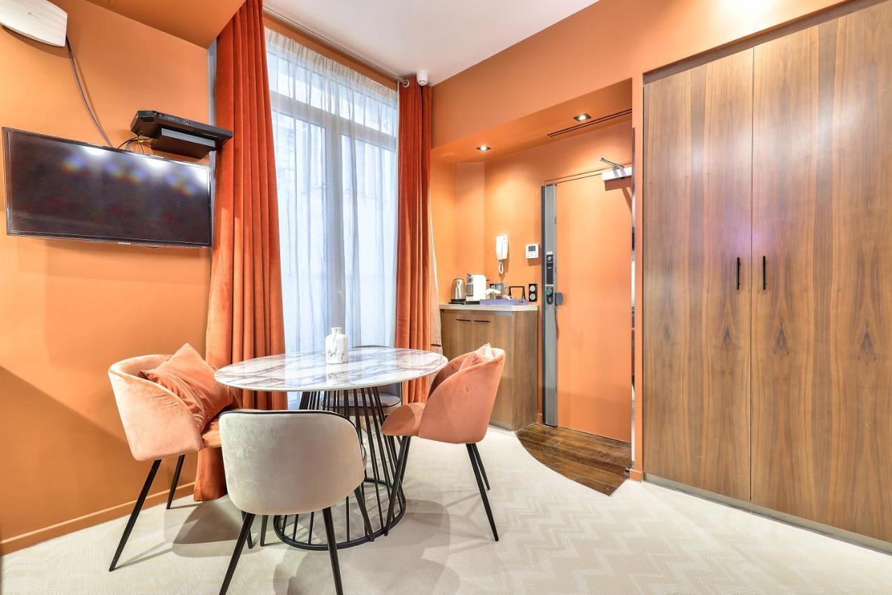 Hotel 33 Marbeuf Paris Exterior foto