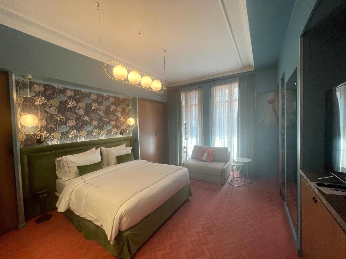 Hotel 33 Marbeuf Paris Exterior foto