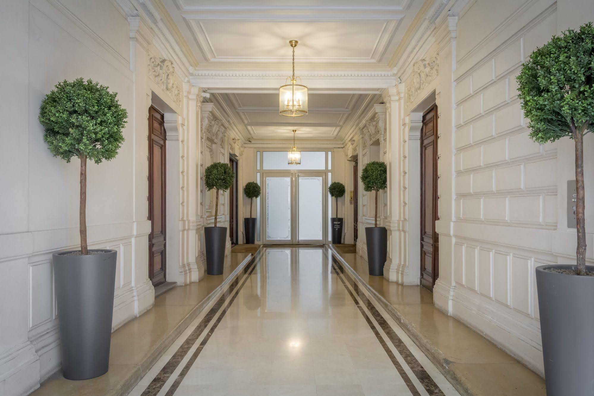 Hotel 33 Marbeuf Paris Exterior foto